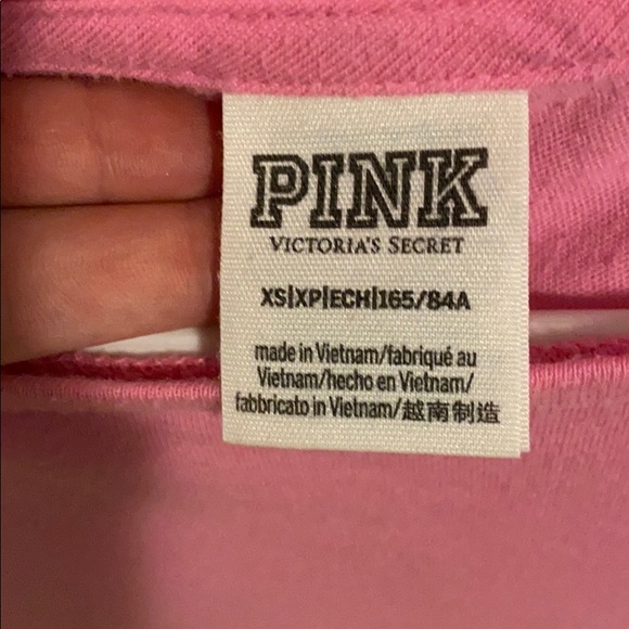 vs pink shirt - Picture 2 of 4